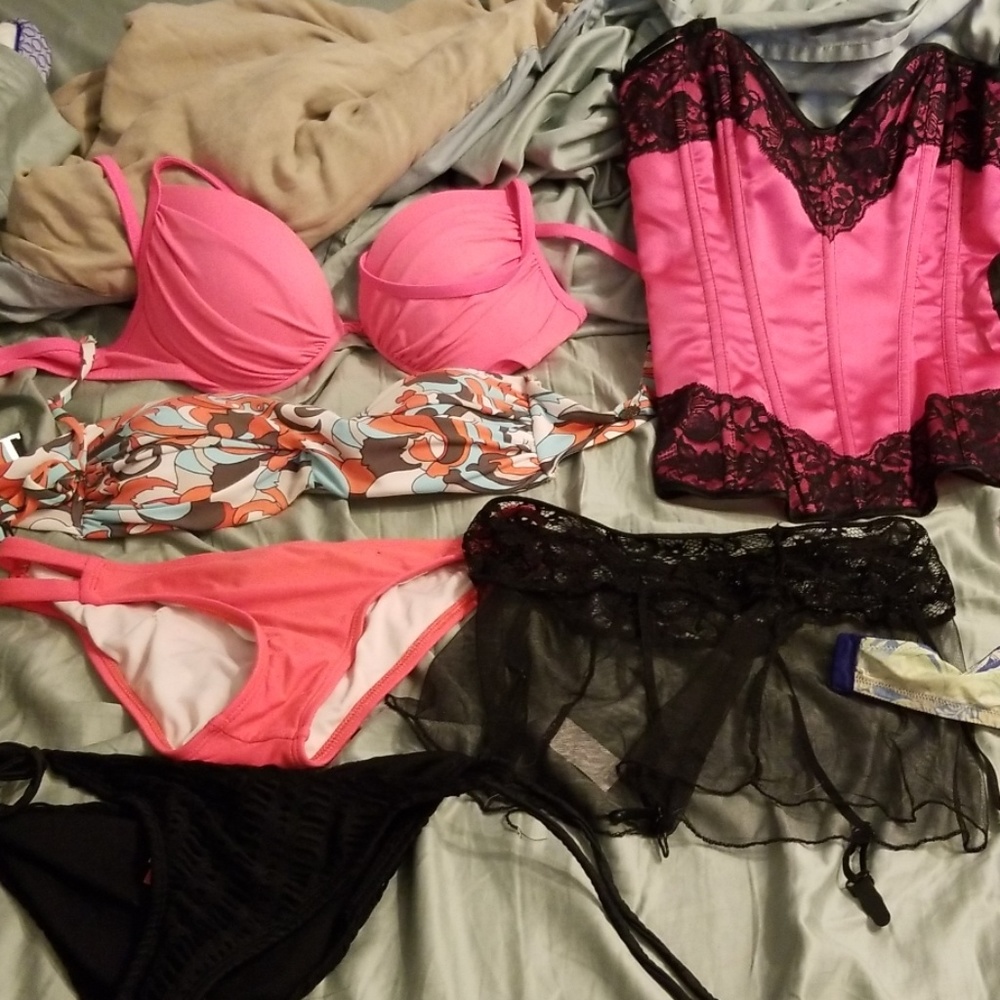 Bras/ swim suits/ lingere